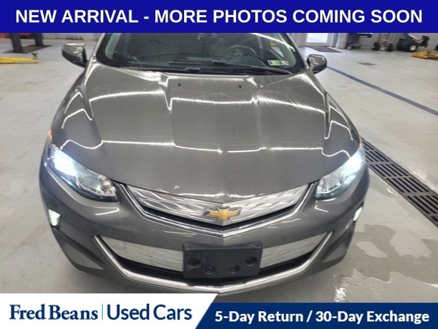 2017 Chevrolet Volt LT photo 2