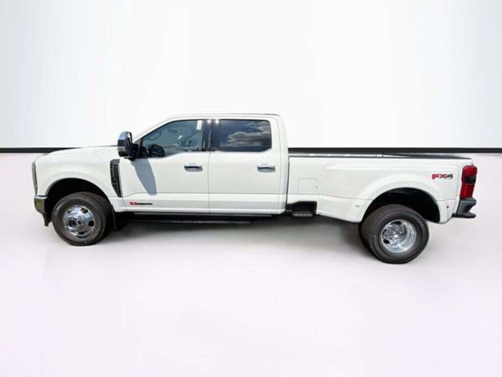 New 2026 Ford F-350 Lariat Truck Crew Cab