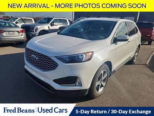 2024 Ford Edge SEL photo 2