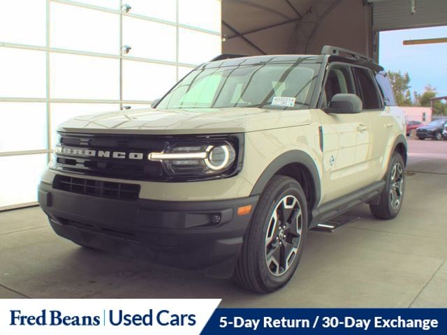 2024 Ford Bronco Sport Outer Banks photo 2