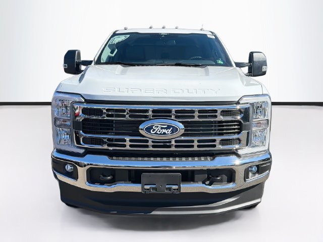 New 2027 Ford F-250 XLT Truck Crew Cab