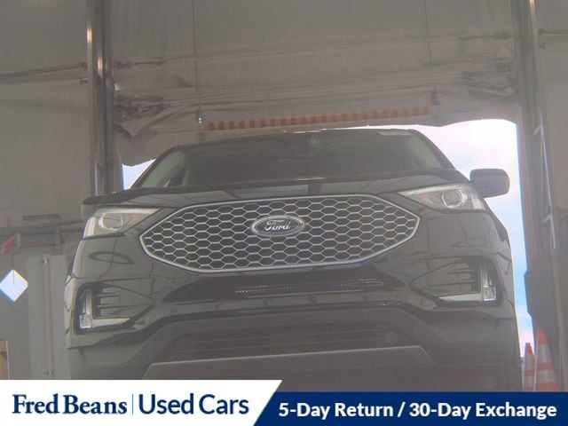 2024 Ford Edge SEL photo 2