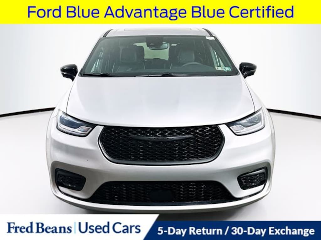 Used 2023 Chrysler Pacifica Hybrid Limited Van Passenger Van
