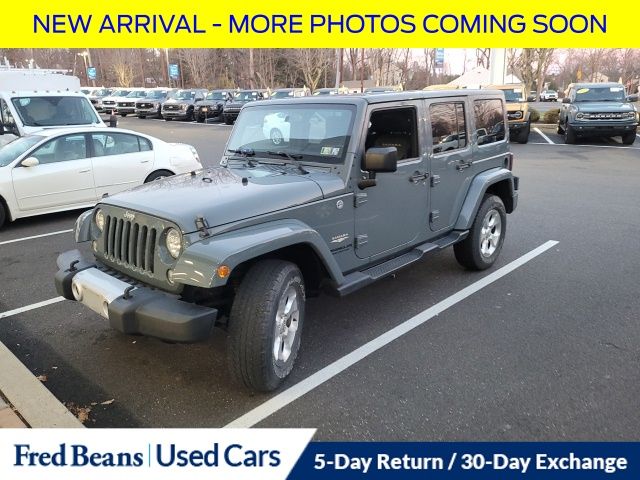 2015 Jeep Wrangler Unlimited Sahara photo 2