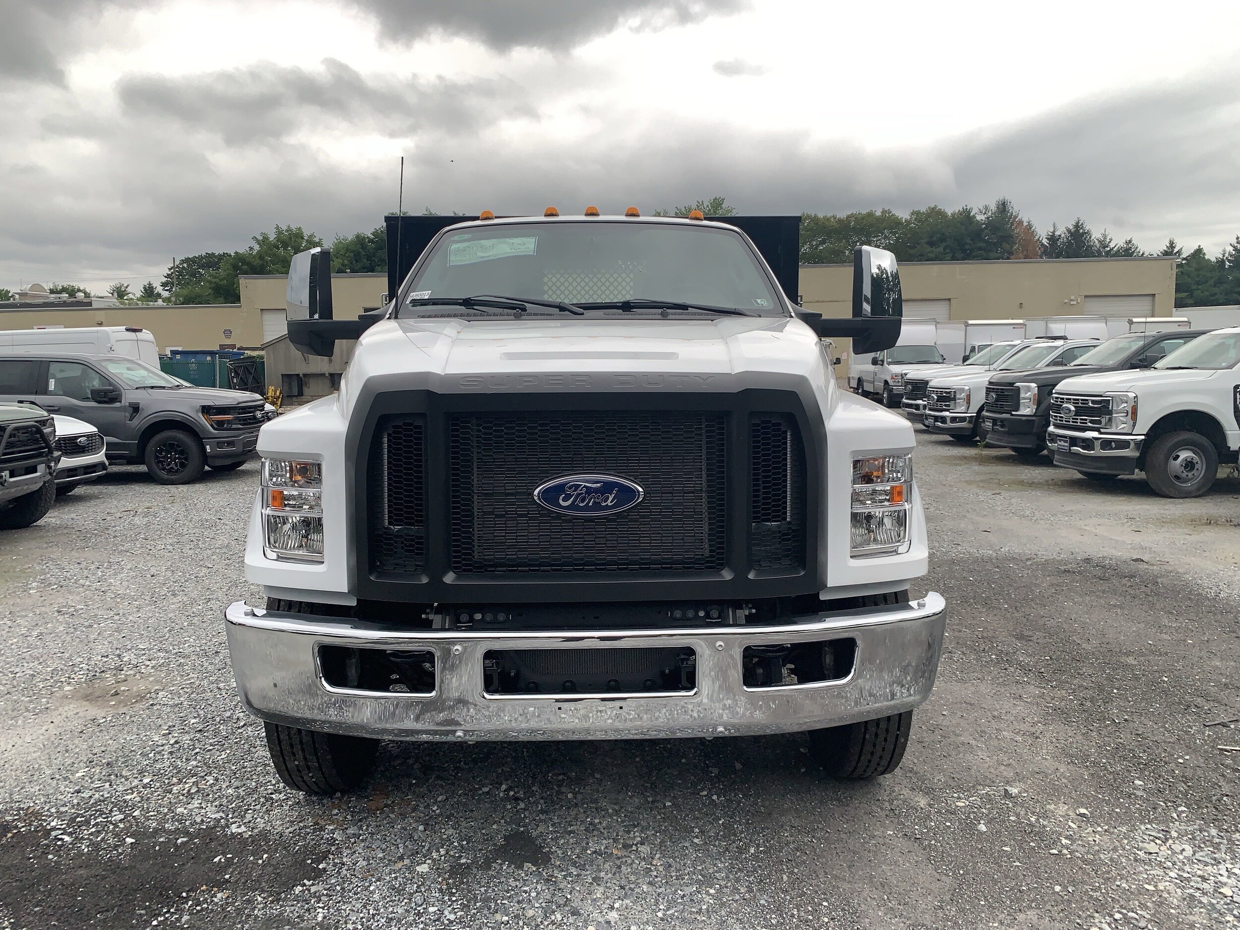 2025 Ford F-650 Base photo 2