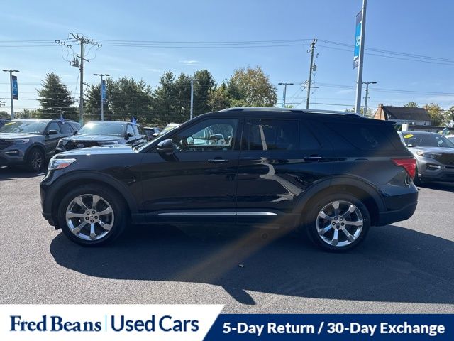 2020 Ford Explorer Platinum photo 2