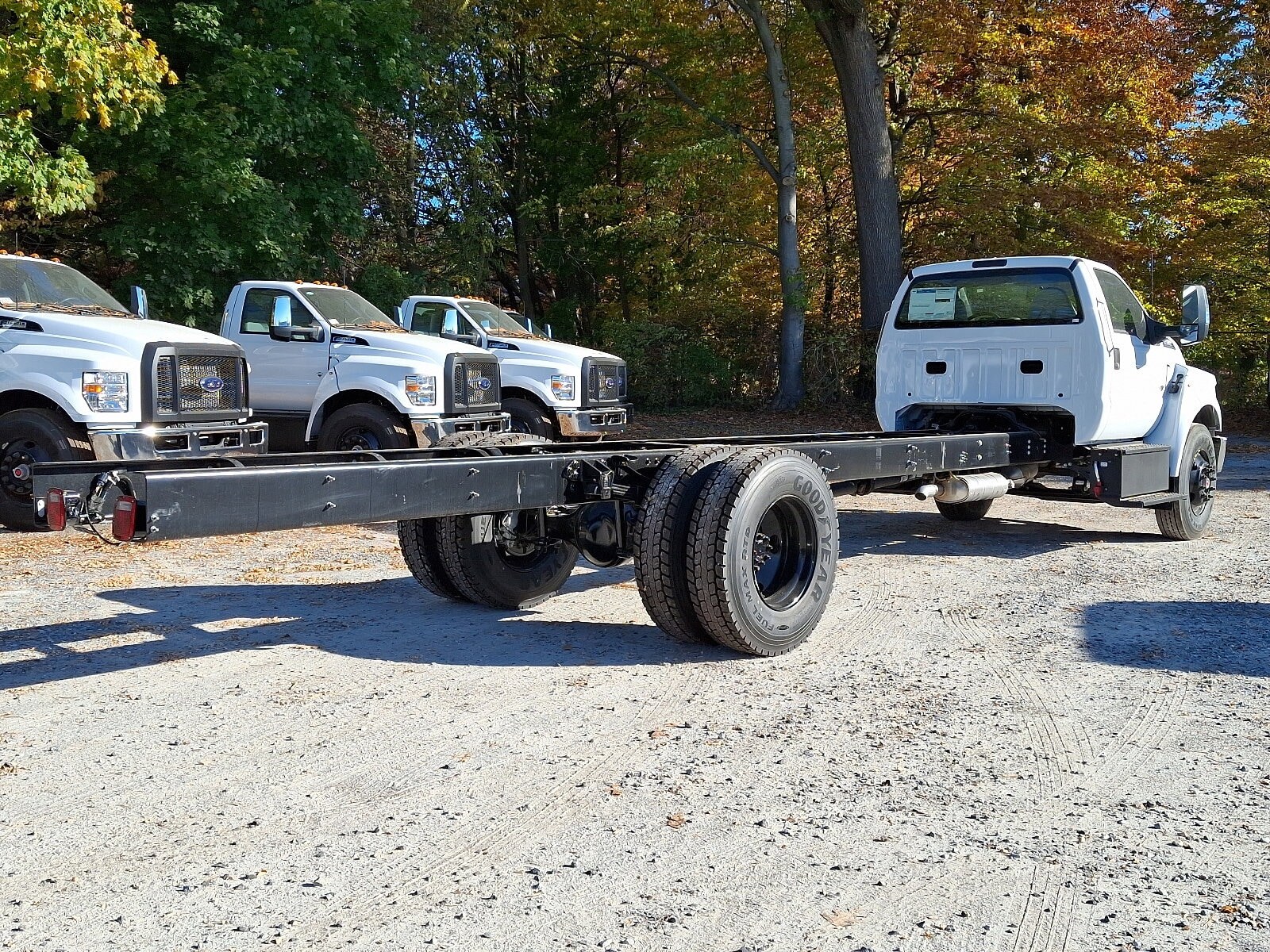2025 Ford F-650 Base photo 3
