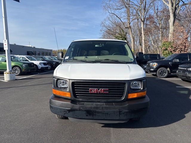 2014 Gmc Savana 3500 LS Passenger photo 2