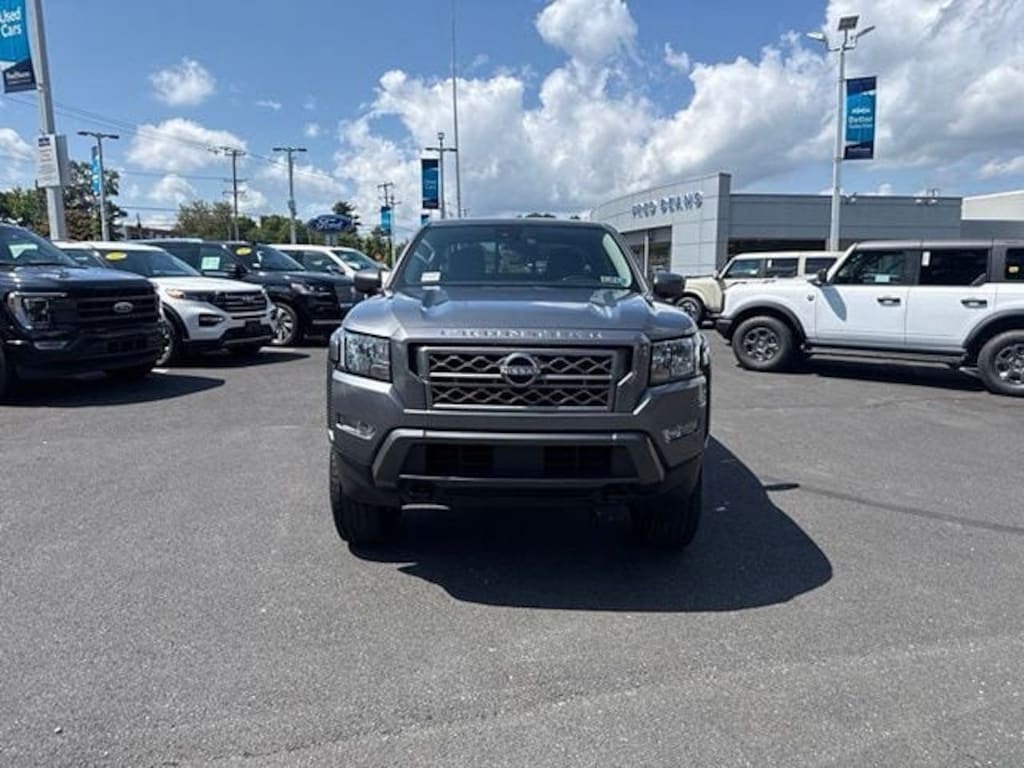 Used 2022 Nissan Frontier SV Truck Crew Cab