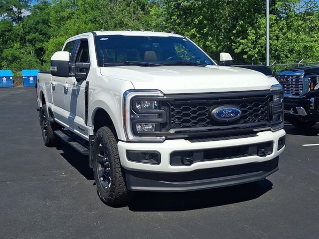 Used 2023 Ford F-250SD Lariat Truck Crew Cab