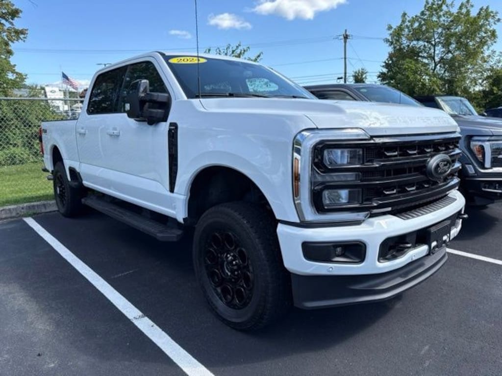 Used 2024 Ford F-250SD Lariat Truck Crew Cab
