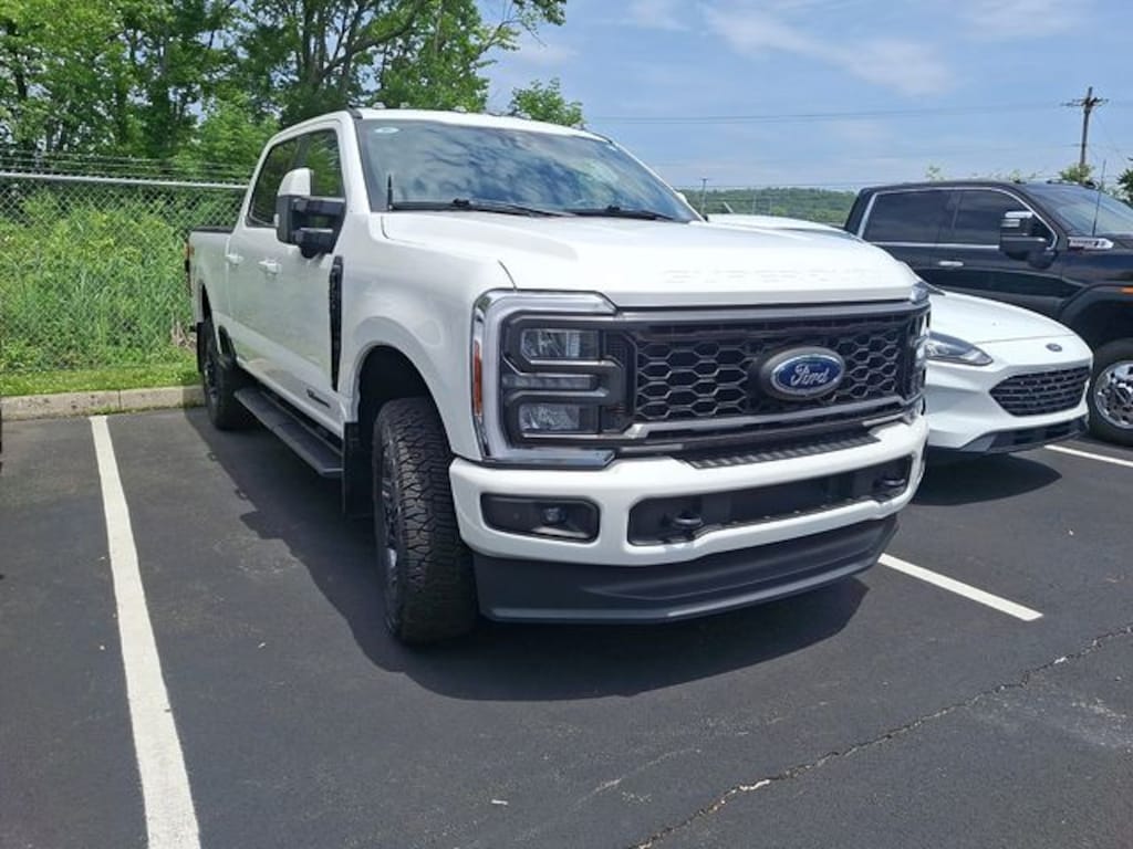 Used 2023 Ford F-250SD Lariat Truck Crew Cab