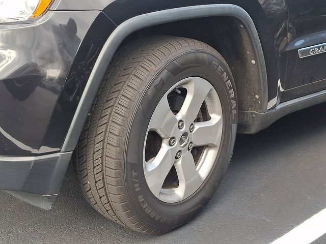 2012 Jeep Grand Cherokee Laredo photo 4