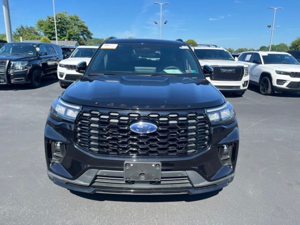 Used 2025 Ford Explorer ST-Line SUV