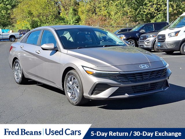 2024 Hyundai Elantra Hybrid Blue photo 2