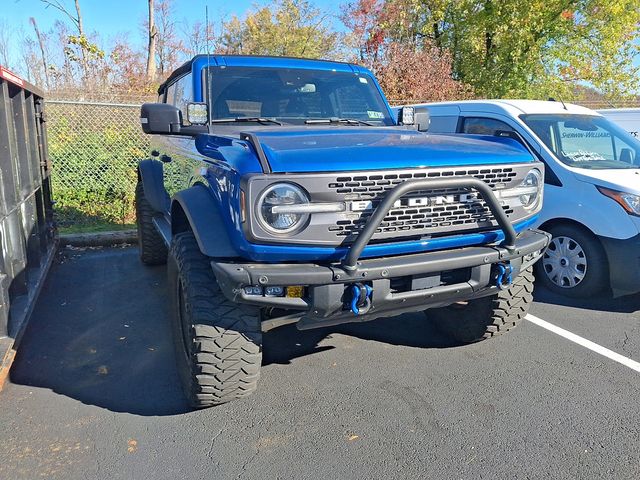 2022 Ford Bronco Badlands photo 2