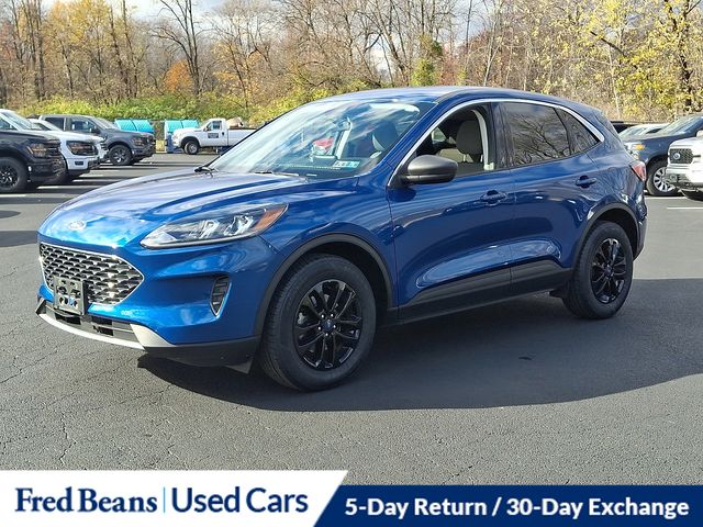 2022 Ford Escape SE photo 2
