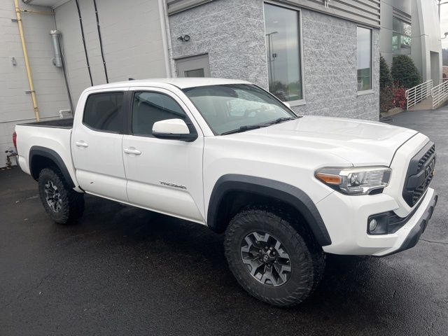 2019 Toyota Tacoma V6 4x4 Double Cab photo 3