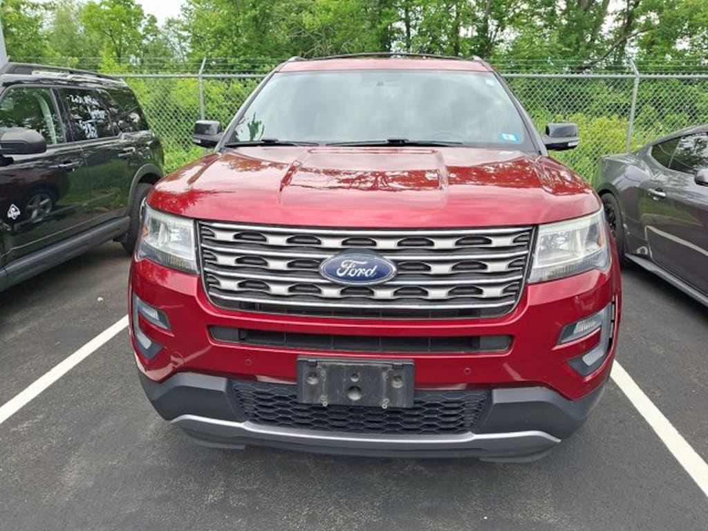 Used 2017 Ford Explorer XLT SUV