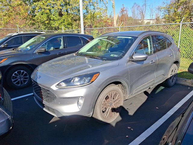 2022 Ford Escape SEL photo 2