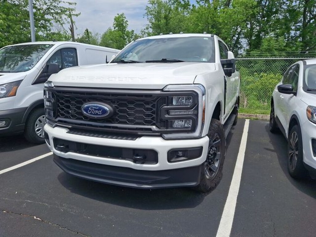Used 2023 Ford F-250SD Lariat Truck Crew Cab