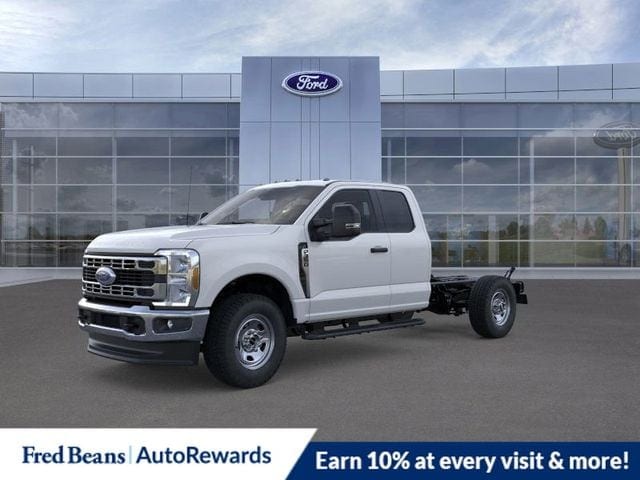 2025 Ford F-350 Chassis Truck Super Cab 