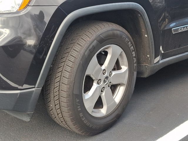 2012 Jeep Grand Cherokee Laredo photo 4