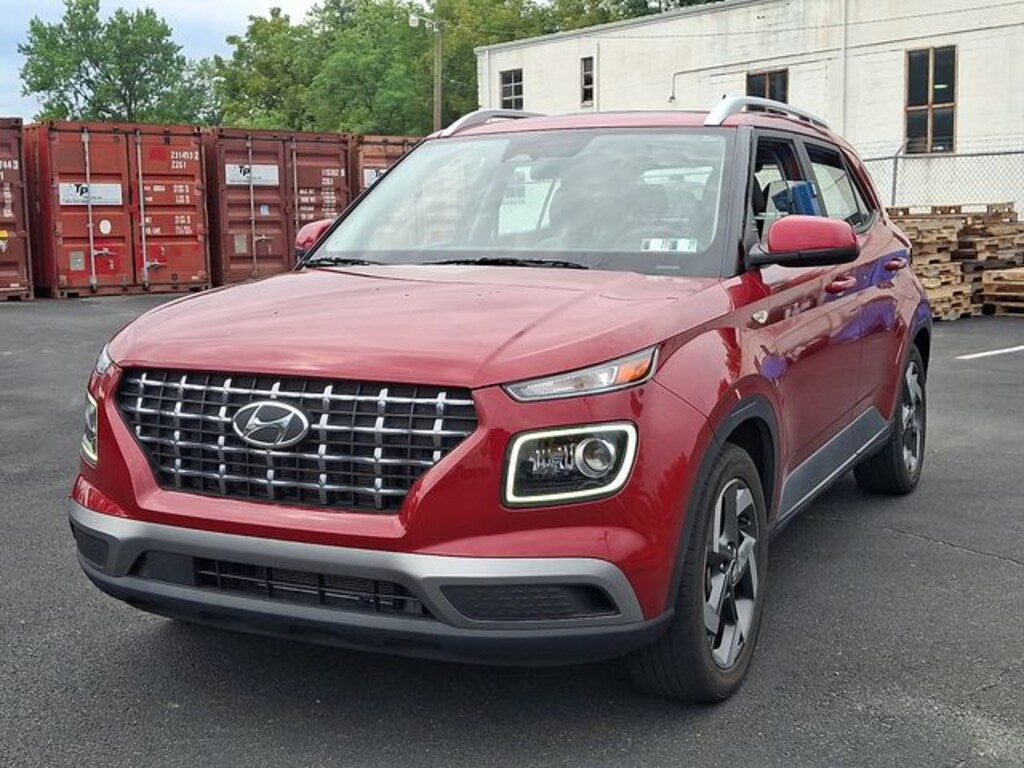Used 2023 Hyundai Venue Limited SUV
