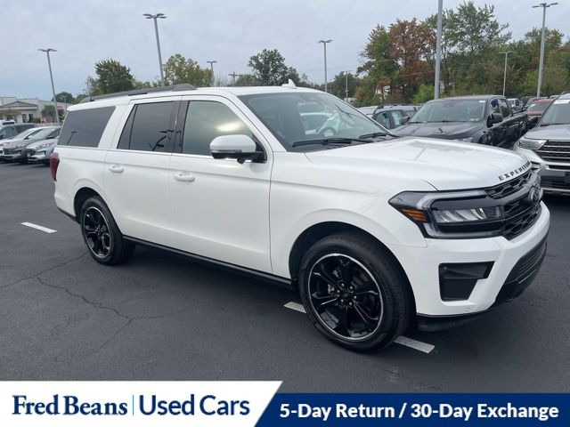 2023 Ford Expedition MAX Limited photo 3