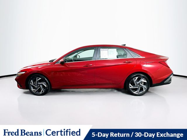 2024 Hyundai Elantra SEL Convenience photo 2