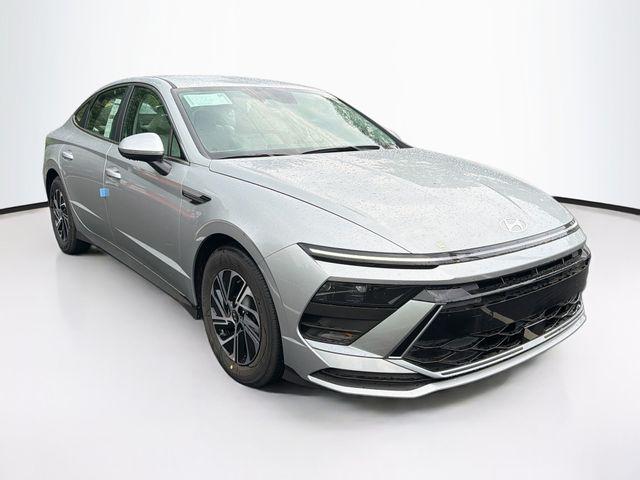 2026 Hyundai Sonata Hybrid Blue Sedan