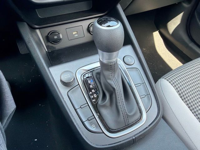 2023 Hyundai Kona SE - Photo 19