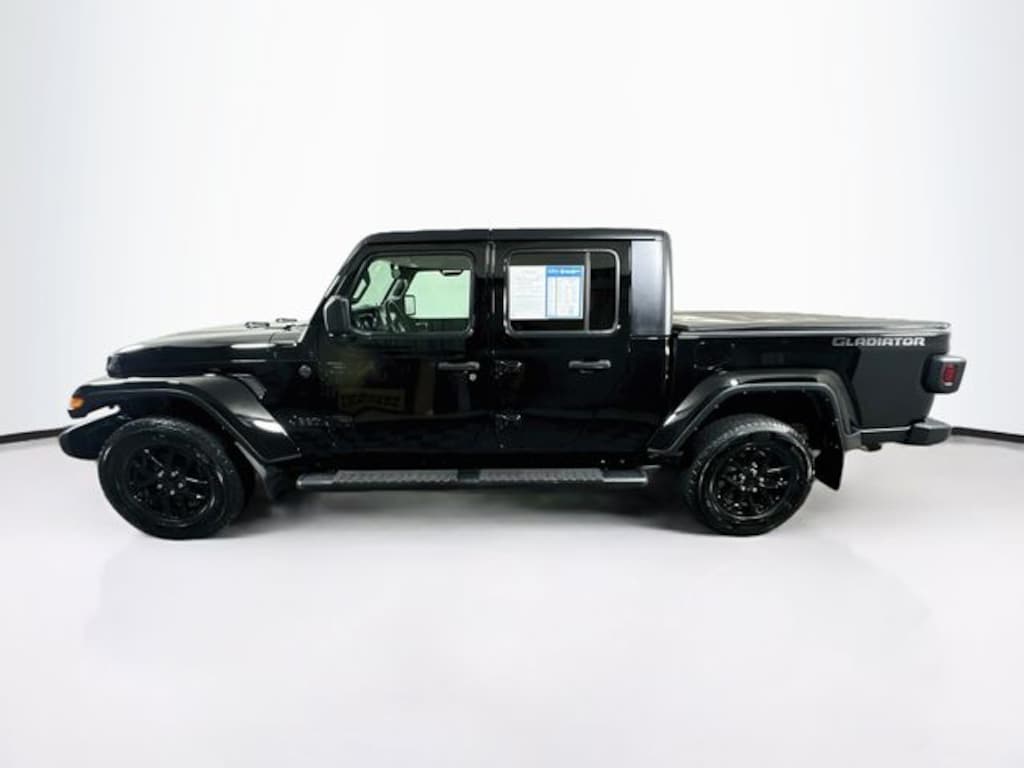 Used 2022 Jeep Gladiator Sport Truck Crew Cab