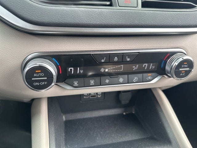 2019 Nissan Altima SV - Photo 22