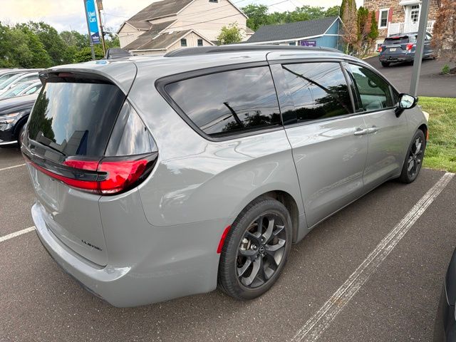 2025 Chrysler Pacifica Limited - Photo 13