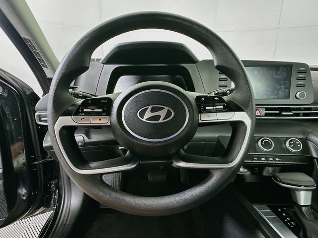 2025 Hyundai Elantra SE - Photo 14