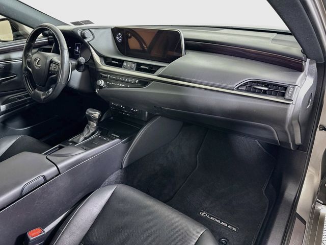 2021 Lexus ES 250 - Photo 34