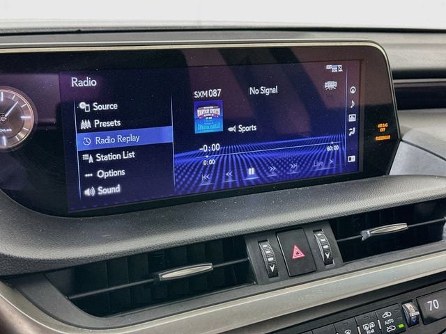 2021 Lexus ES 250 - Photo 18