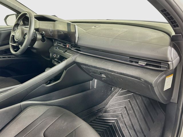 2025 Hyundai Elantra Blue - Photo 32