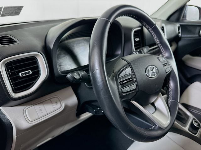 2023 Hyundai Venue SEL - Photo 11