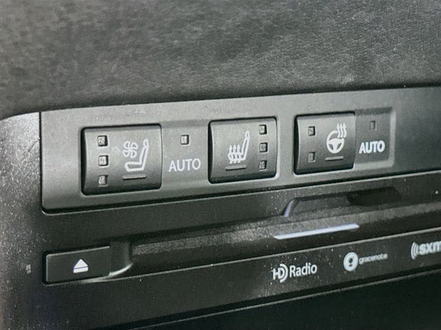 2021 Lexus ES 250 - Photo 24