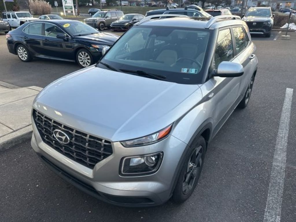Used 2023 Hyundai Venue SEL SUV