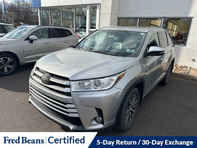 2017 Toyota Highlander XLE photo 2