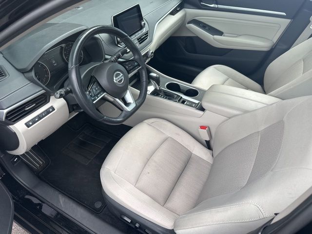 2019 Nissan Altima SV - Photo 18