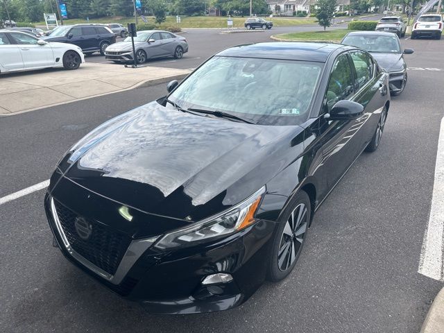 2019 Nissan Altima SV - Photo 2