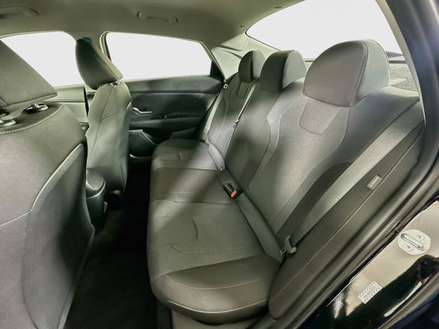 2025 Hyundai Elantra SE - Photo 27