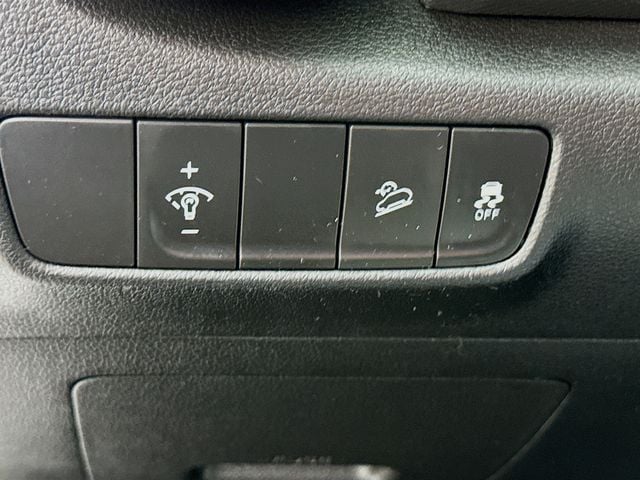 2023 Hyundai Kona SEL - Photo 13
