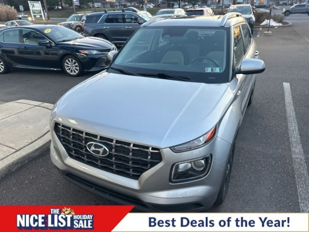 Used 2023 Hyundai Venue SEL SUV