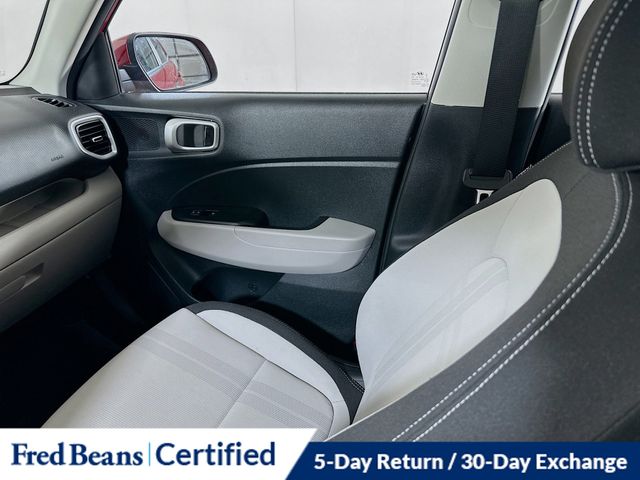 2023 Hyundai Venue SEL - Photo 24