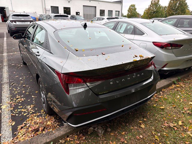 2024 Hyundai Elantra SEL - Photo 11